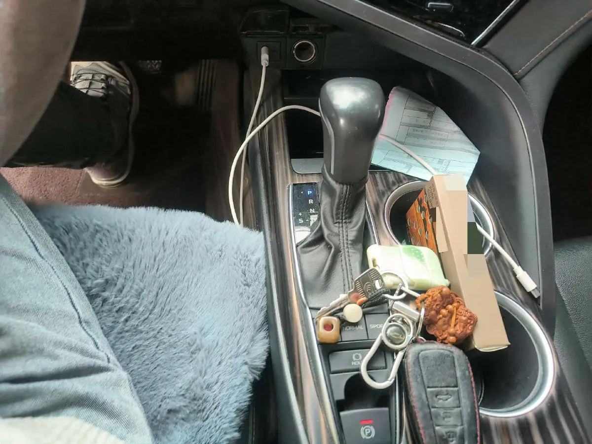 2019 Toyota Camry 2.5L 209HP L4 8AT,autocango,china used car exporter,china ev exporter,chinese used car exporter,chinese used ev exporter