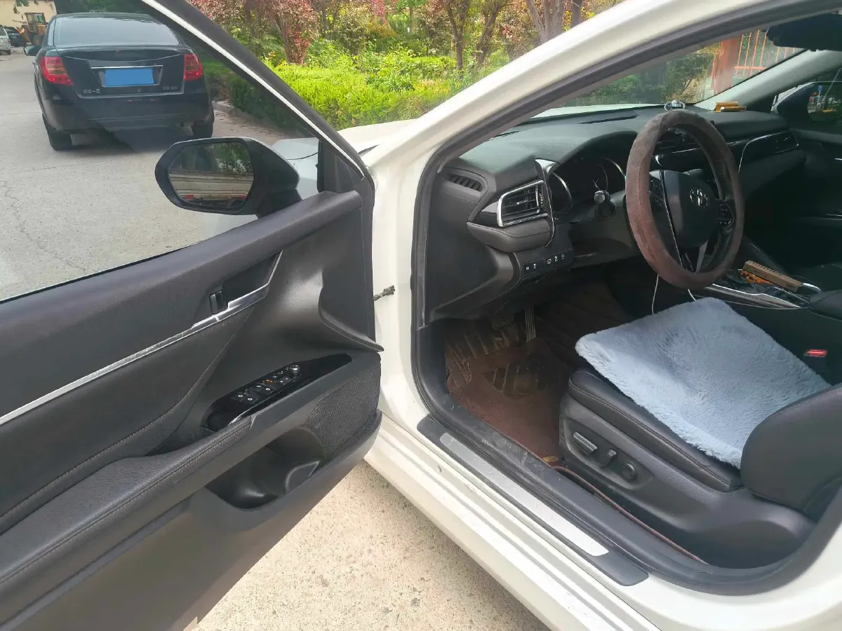 2019 Toyota Camry 2.5L 209HP L4 8AT,autocango,china used car exporter,china ev exporter,chinese used car exporter,chinese used ev exporter