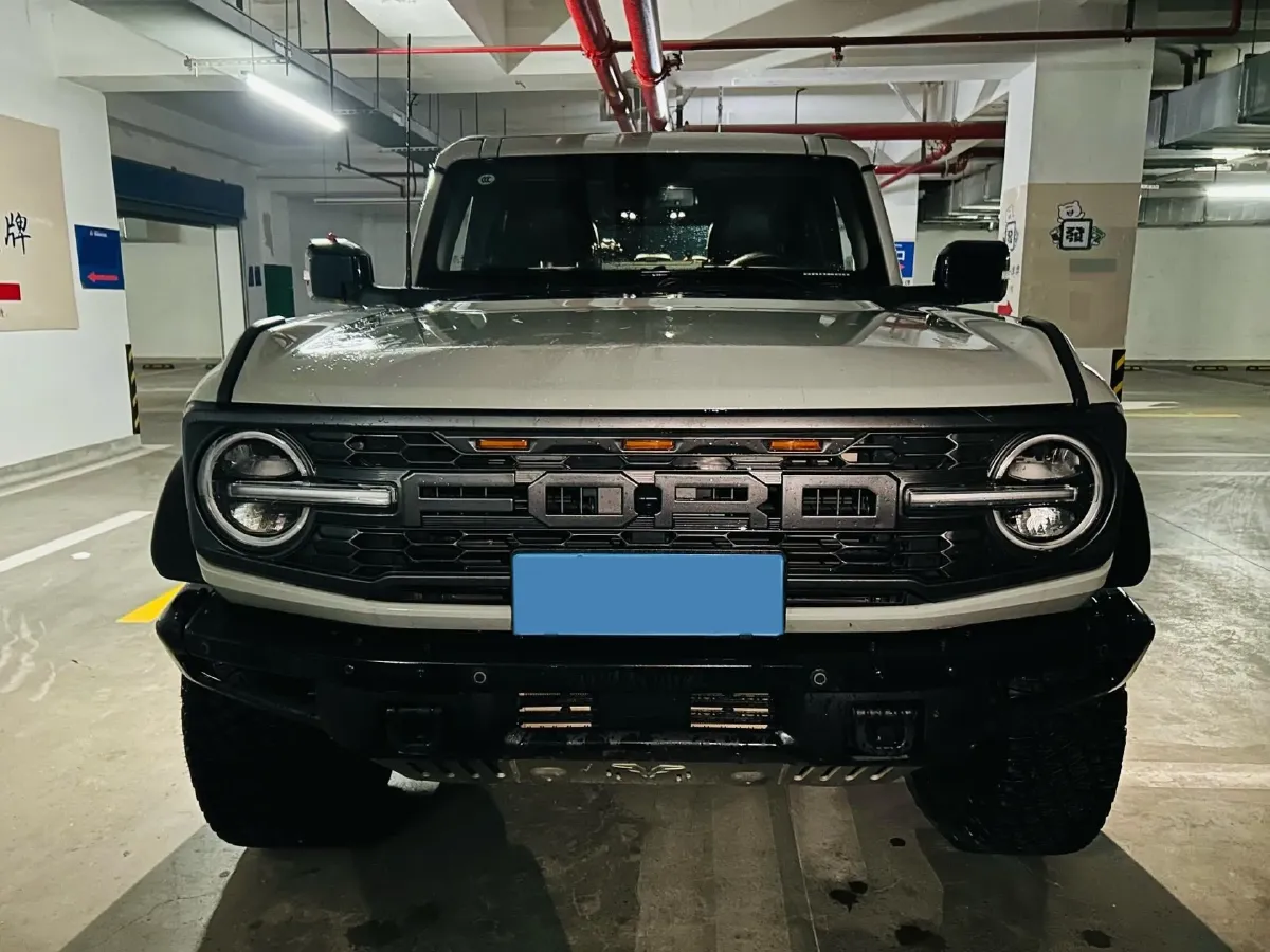 2024 Ford Bronco 2.3T 275HP L4 10AT,autocango,china used car exporter,china ev exporter,chinese used car exporter,chinese used ev exporter