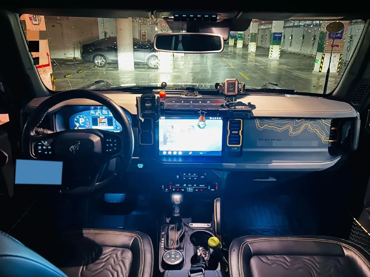 2024 Ford Bronco 2.3T 275HP L4 10AT,autocango,china used car exporter,china ev exporter,chinese used car exporter,chinese used ev exporter