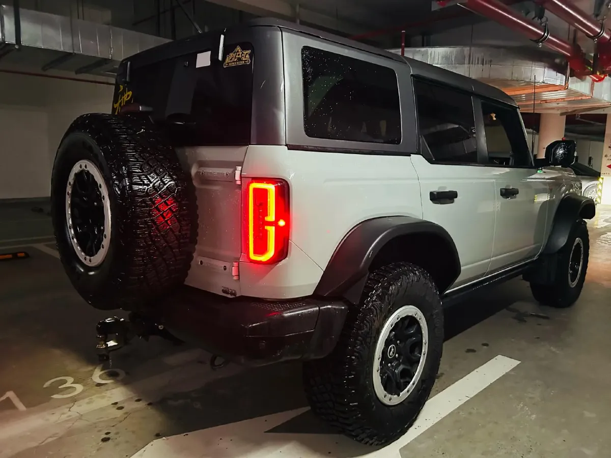 2024 Ford Bronco 2.3T 275HP L4 10AT,autocango,china used car exporter,china ev exporter,chinese used car exporter,chinese used ev exporter