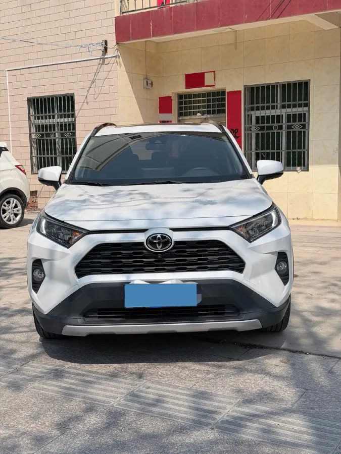 2021 Toyota RAV4 2.0L 171HP L4 CVT,autocango,china used car exporter,china ev exporter,chinese used car exporter,chinese used ev exporter