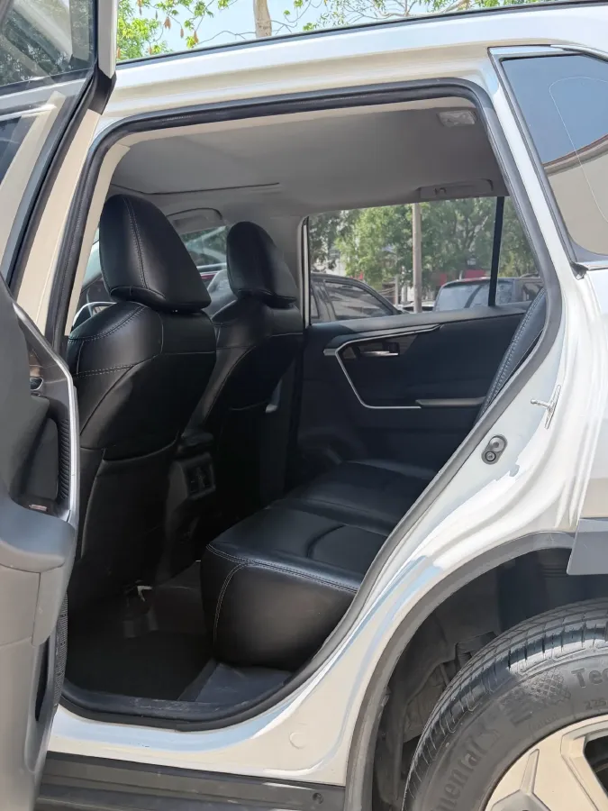 2021 Toyota RAV4 2.0L 171HP L4 CVT,autocango,china used car exporter,china ev exporter,chinese used car exporter,chinese used ev exporter