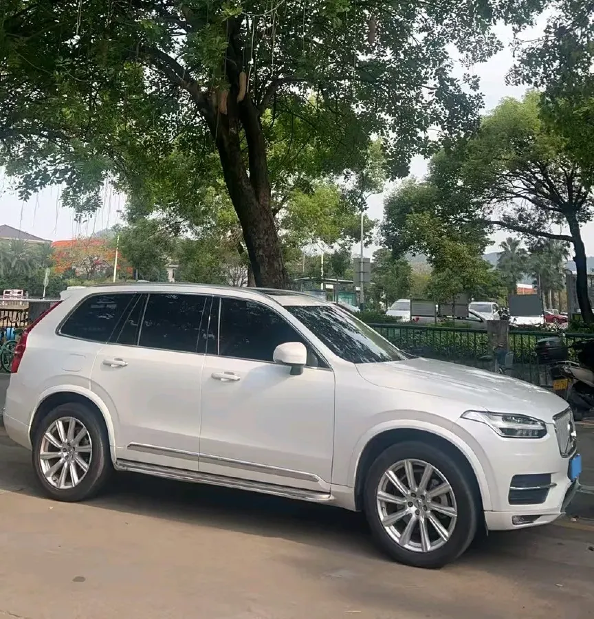 2019 Volvo XC90 2.0T 320HP L4 8AT,autocango,china used car exporter,china ev exporter,chinese used car exporter,chinese used ev exporter
