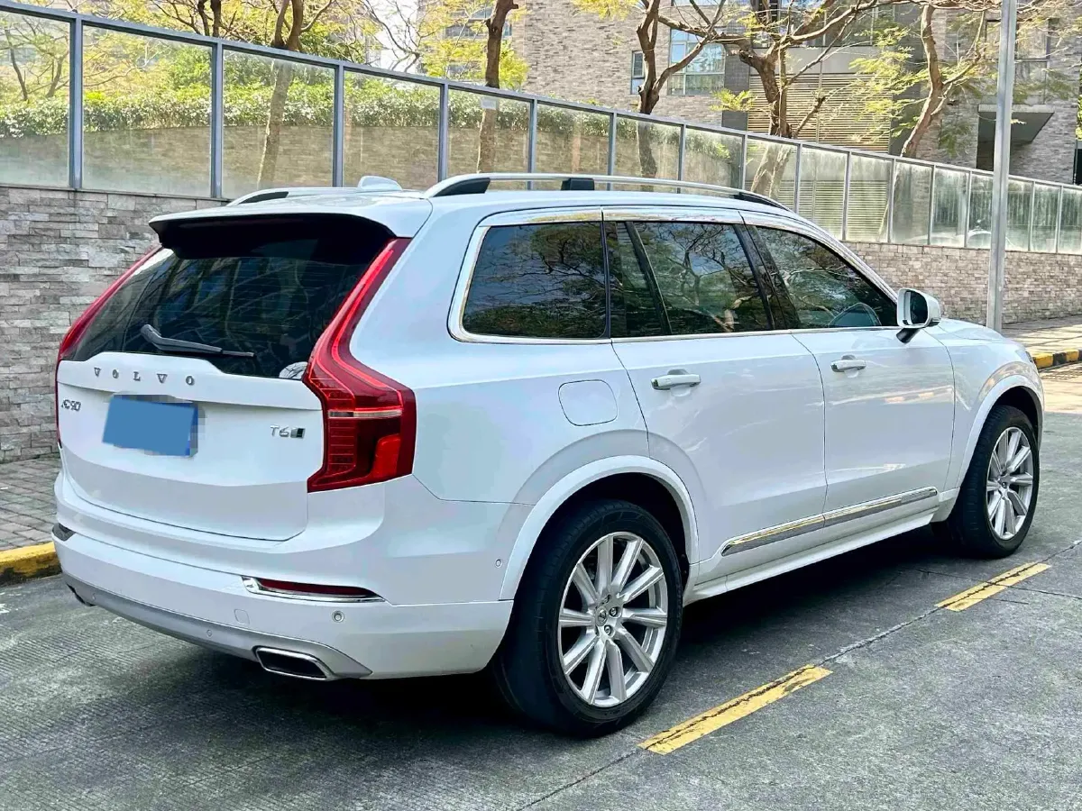2019 Volvo XC90 2.0T 320HP L4 8AT,autocango,china used car exporter,china ev exporter,chinese used car exporter,chinese used ev exporter
