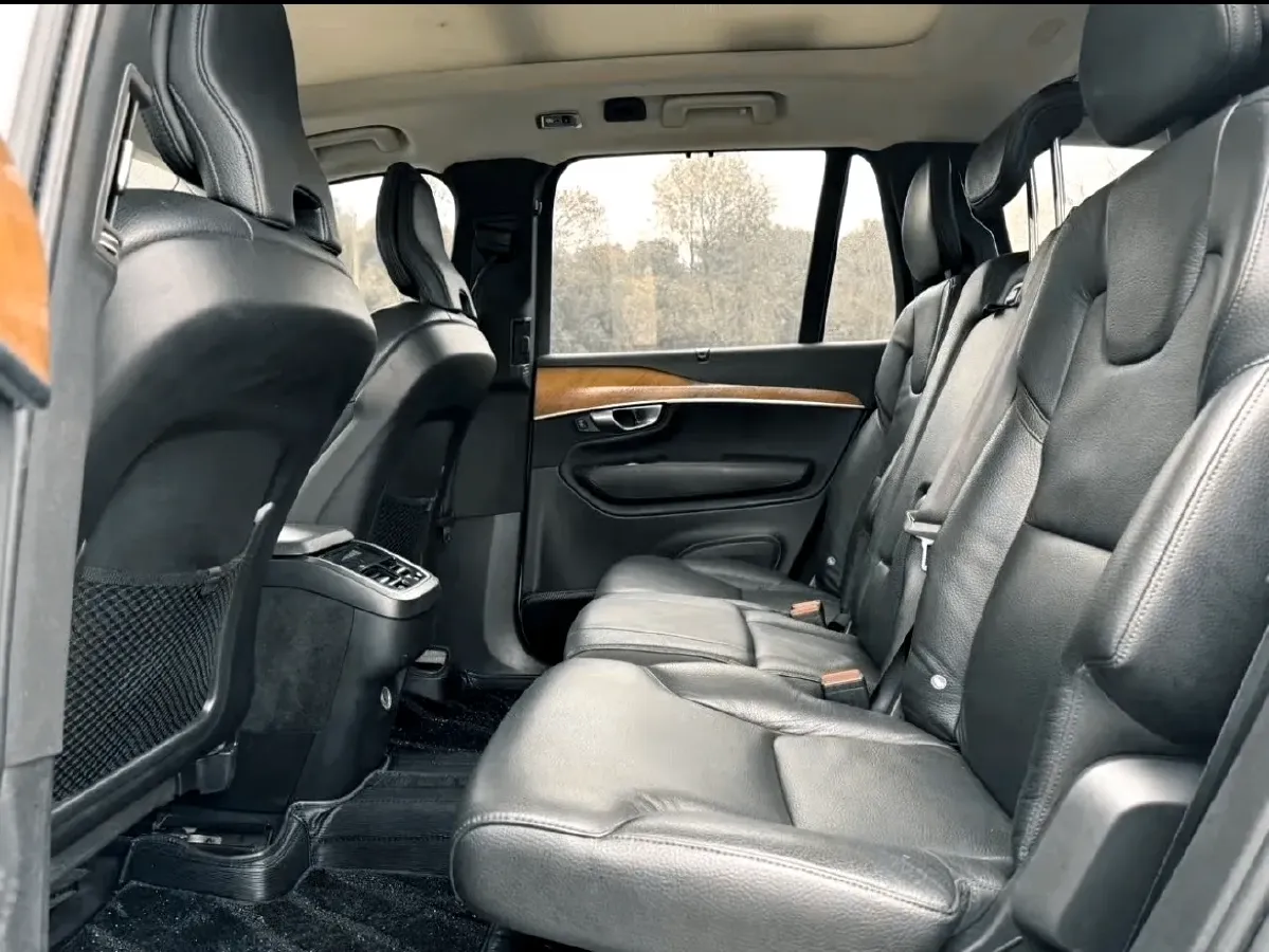 2019 Volvo XC90 2.0T 320HP L4 8AT,autocango,china used car exporter,china ev exporter,chinese used car exporter,chinese used ev exporter