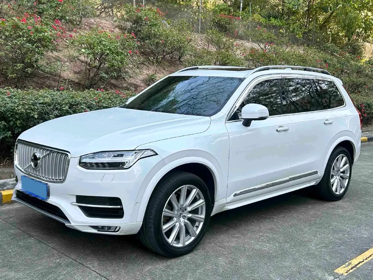 2019 Volvo XC90 2.0T 320HP L4 8AT,autocango,china used car exporter,china ev exporter,chinese used car exporter,chinese used ev exporter