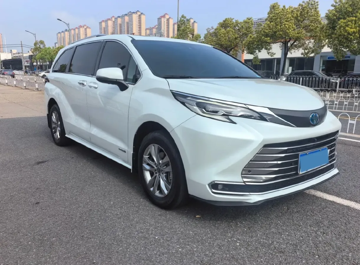 2024 Toyota Sienna 2.5L 189HP L4 E-CVT Hybrid,autocango,china used car exporter,china ev exporter,chinese used car exporter,chinese used ev exporter