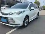 2024 Toyota Sienna 2.5L 189HP L4 E-CVT Hybrid