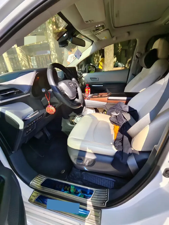2024 Toyota Sienna 2.5L 189HP L4 E-CVT Hybrid,autocango,china used car exporter,china ev exporter,chinese used car exporter,chinese used ev exporter
