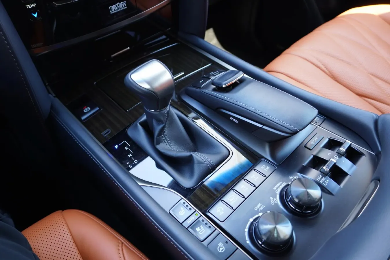 2019 Lexus LX 5.7L 367HP V8 8AT,autocango,china used car exporter,china ev exporter,chinese used car exporter,chinese used ev exporter