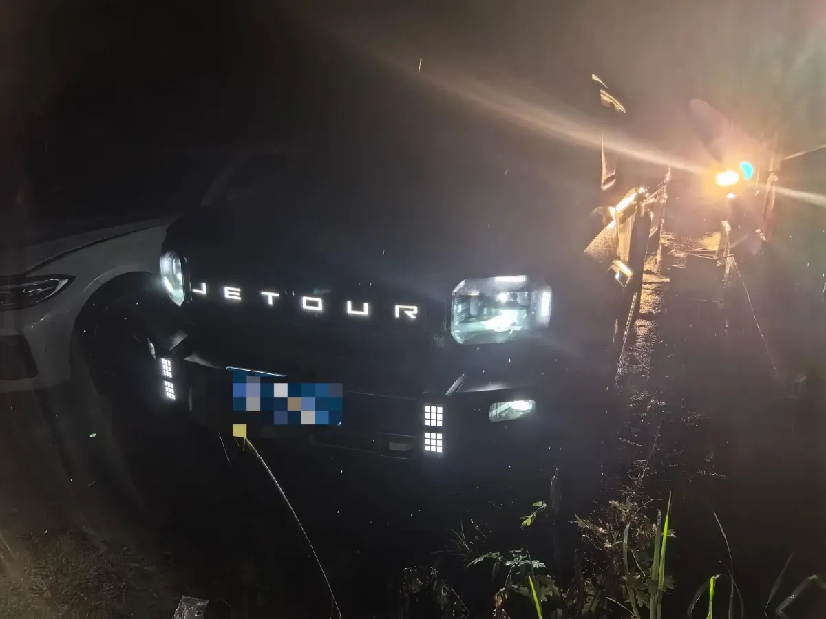 2023 Jetour Traveller 2.0T 254HP L4 7DCT,autocango,china used car exporter,china ev exporter,chinese used car exporter,chinese used ev exporter