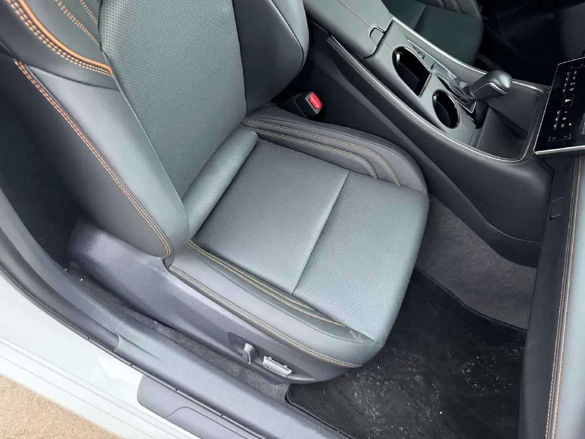 2024 Toyota Avalon 2.0L 173HP L4 CVT,autocango,china used car exporter,china ev exporter,chinese used car exporter,chinese used ev exporter