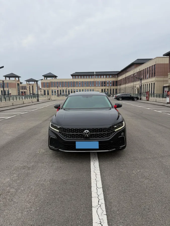 2023 Volkswagen Passat 2.0T 186HP L4 7DCT,autocango,china used car exporter,china ev exporter,chinese used car exporter,chinese used ev exporter