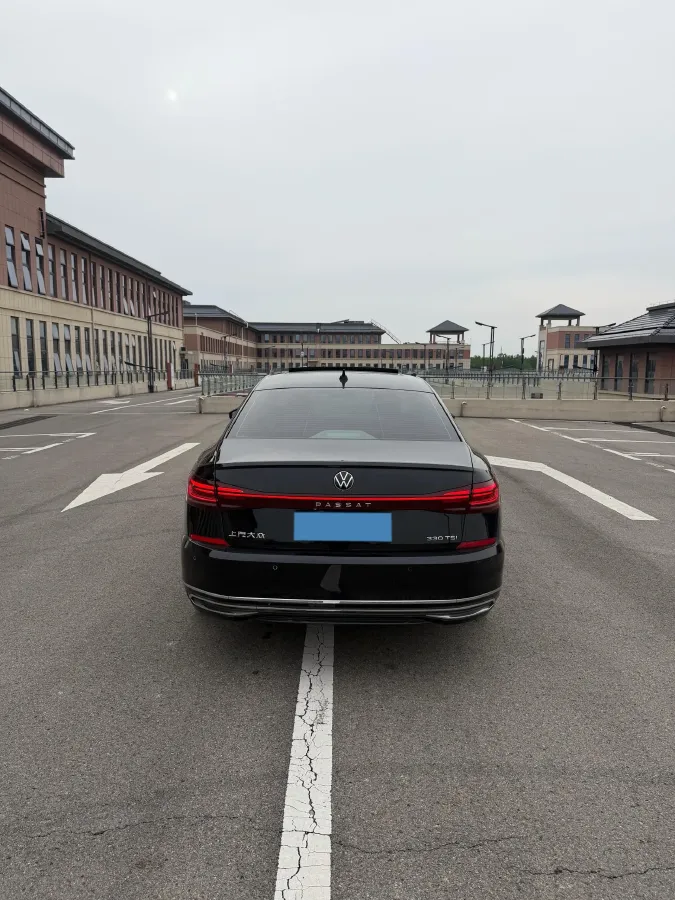 2023 Volkswagen Passat 2.0T 186HP L4 7DCT,autocango,china used car exporter,china ev exporter,chinese used car exporter,chinese used ev exporter