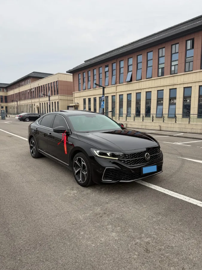 2023 Volkswagen Passat 2.0T 186HP L4 7DCT,autocango,china used car exporter,china ev exporter,chinese used car exporter,chinese used ev exporter