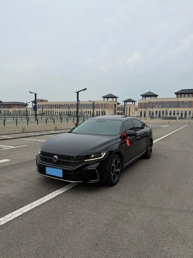 2023 Volkswagen Passat 2.0T 186HP L4 7DCT,autocango,china used car exporter,china ev exporter,chinese used car exporter,chinese used ev exporter