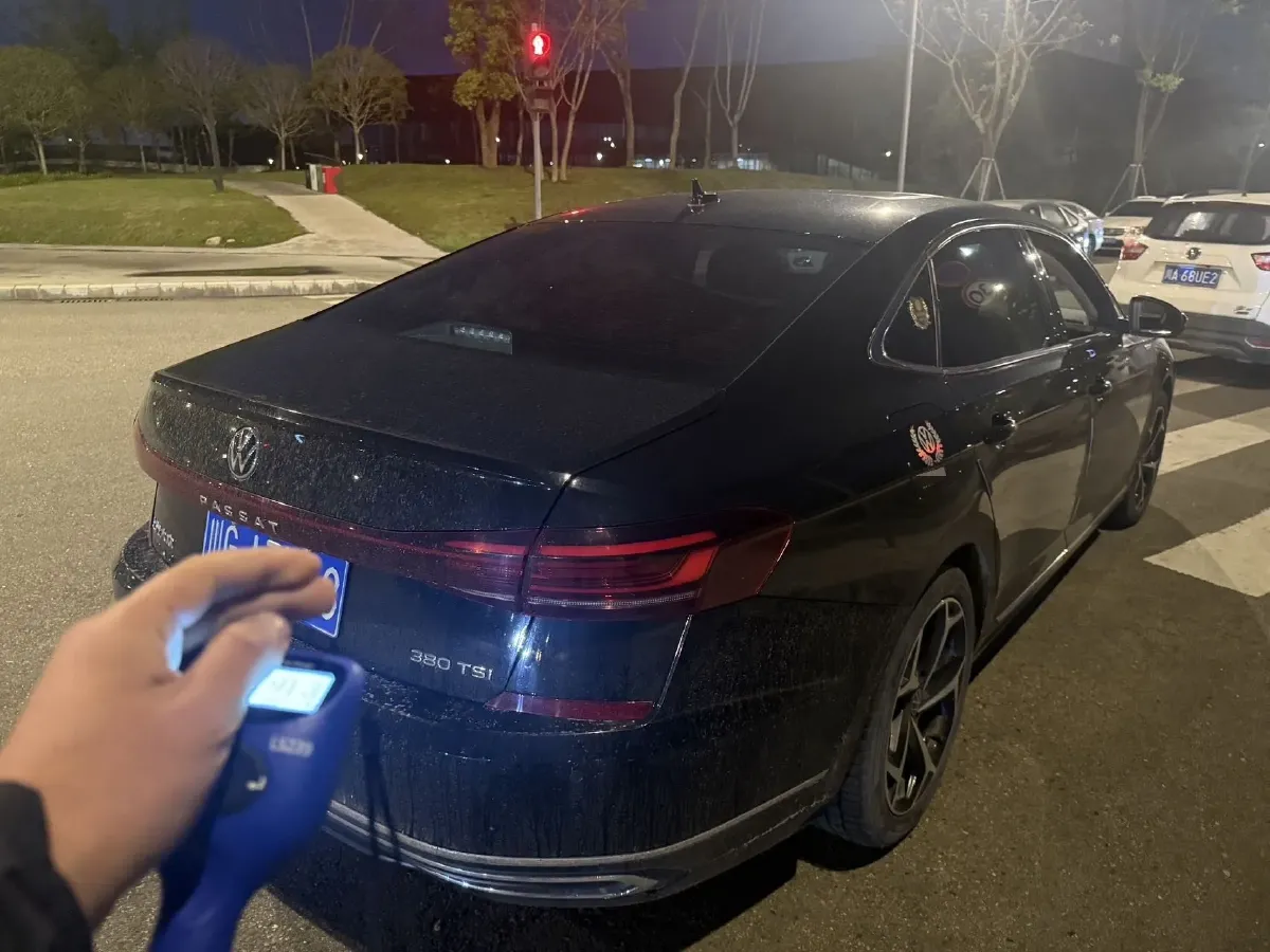 2024 Volkswagen Passat 2.0T 220HP L4 7DCT,autocango,china used car exporter,china ev exporter,chinese used car exporter,chinese used ev exporter