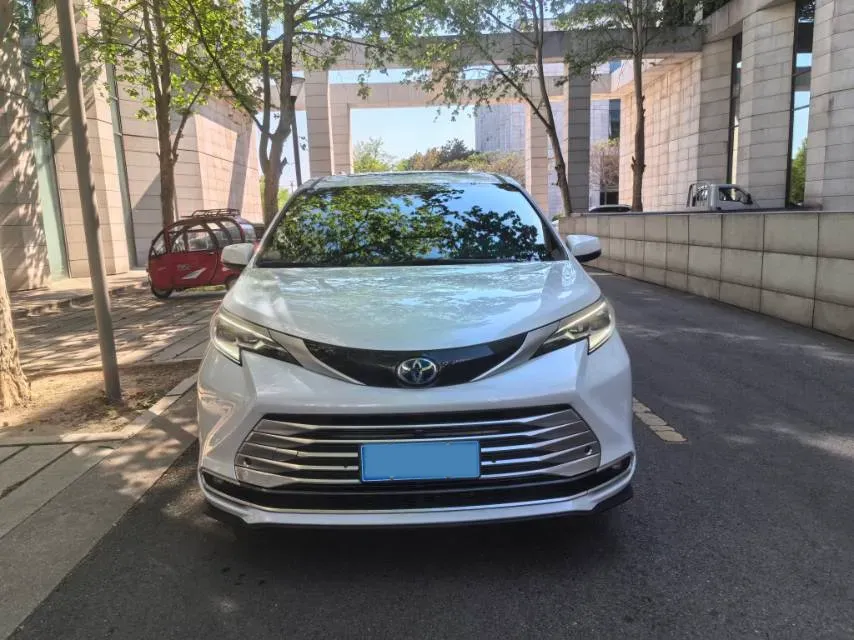2023 Toyota Sienna 2.5L 189HP L4 E-CVT Hybrid,autocango,china used car exporter,china ev exporter,chinese used car exporter,chinese used ev exporter
