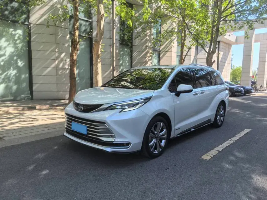 2023 Toyota Sienna 2.5L 189HP L4 E-CVT Hybrid,autocango,china used car exporter,china ev exporter,chinese used car exporter,chinese used ev exporter
