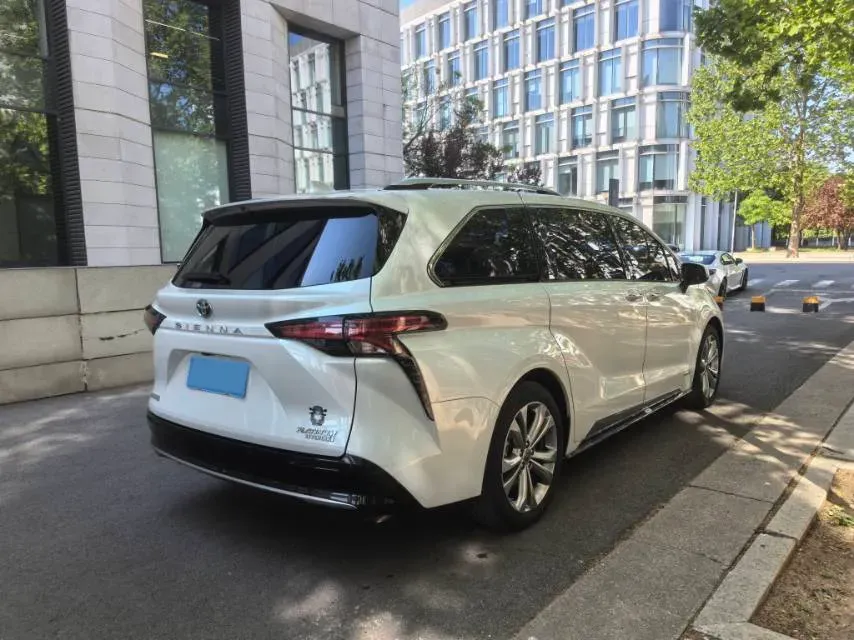 2023 Toyota Sienna 2.5L 189HP L4 E-CVT Hybrid,autocango,china used car exporter,china ev exporter,chinese used car exporter,chinese used ev exporter