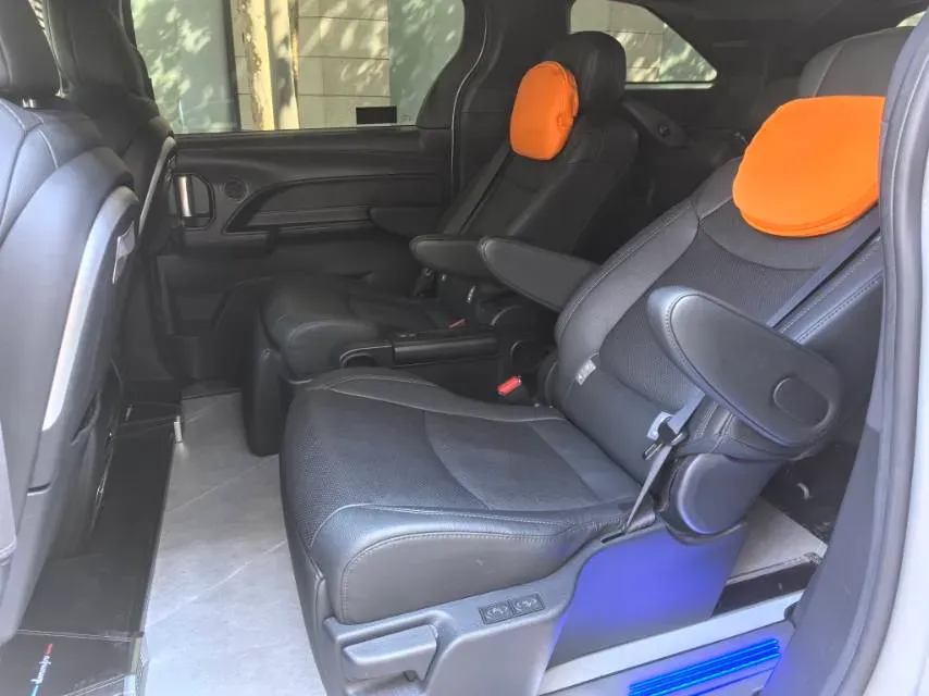 2023 Toyota Sienna 2.5L 189HP L4 E-CVT Hybrid,autocango,china used car exporter,china ev exporter,chinese used car exporter,chinese used ev exporter