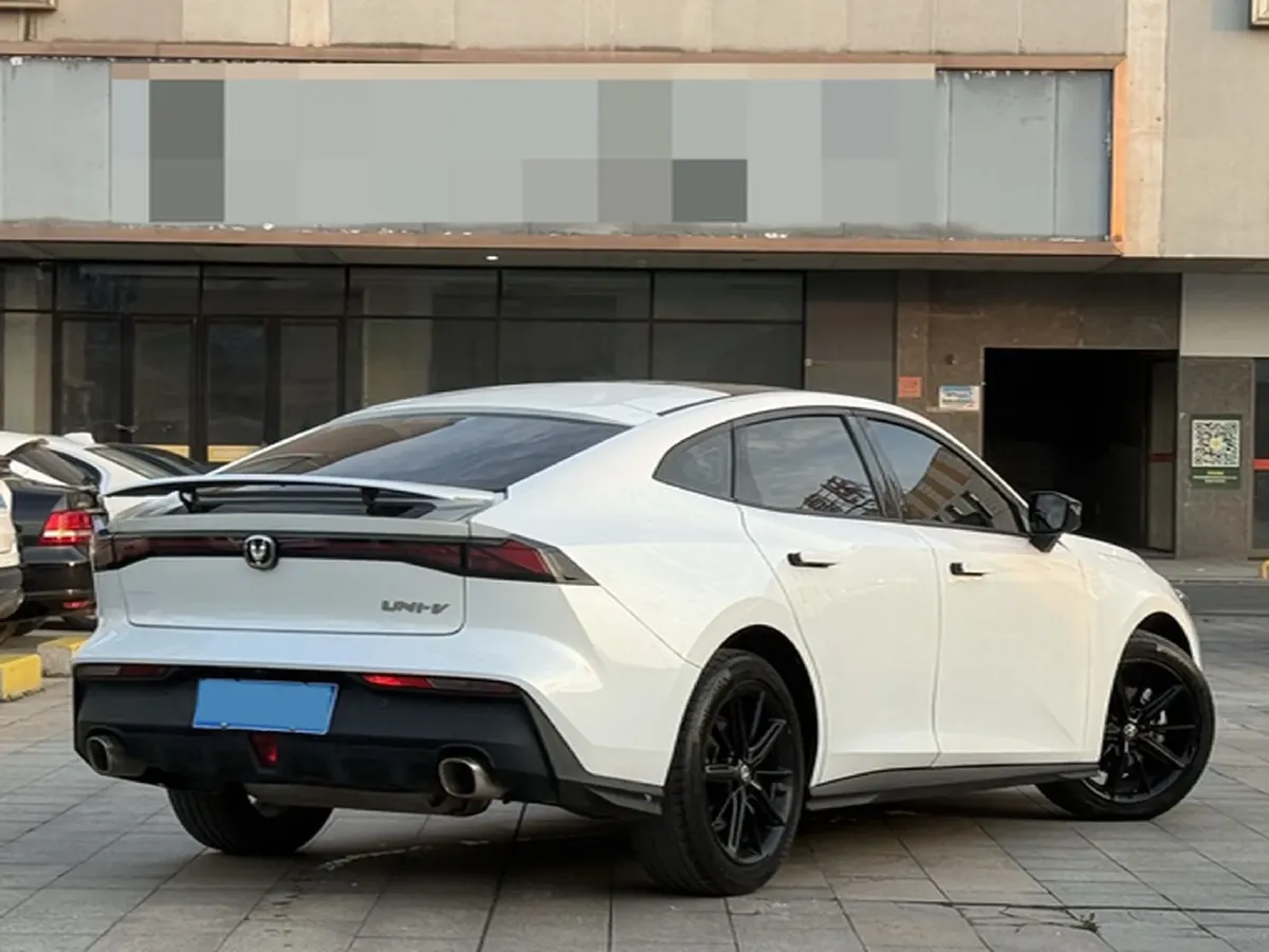 2023 ChangAn UNI-V 1.5T 188HP L4 7DCT,autocango,china used car exporter,china ev exporter,chinese used car exporter,chinese used ev exporter