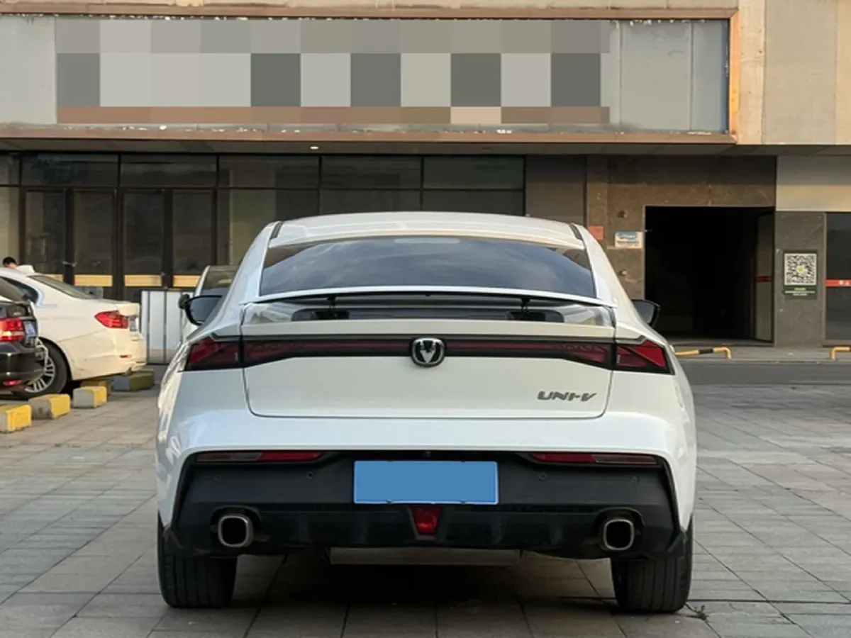 2023 ChangAn UNI-V 1.5T 188HP L4 7DCT,autocango,china used car exporter,china ev exporter,chinese used car exporter,chinese used ev exporter