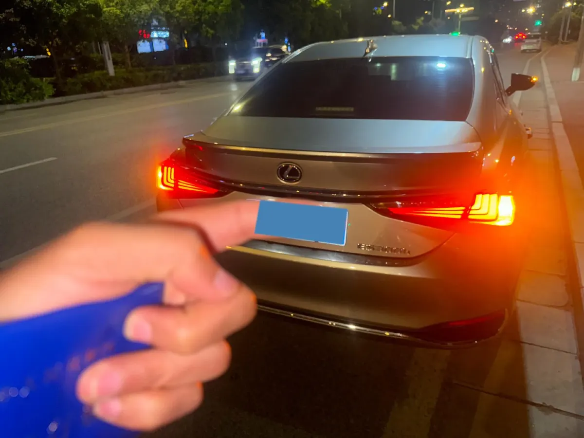 2018 Lexus ES 2.5L 178HP L4 E-CVT Hybrid,autocango,china used car exporter,china ev exporter,chinese used car exporter,chinese used ev exporter