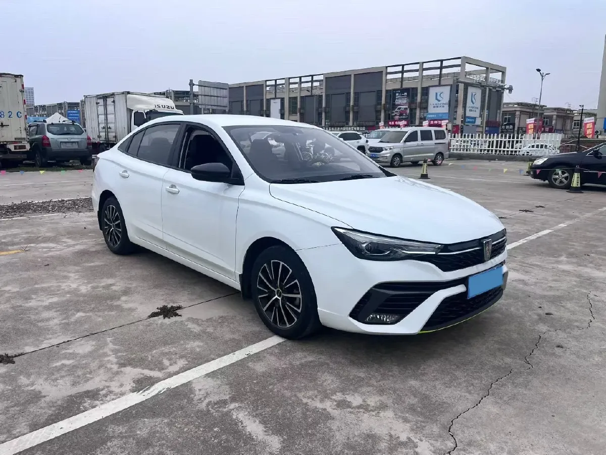 2021 Roewe i5 1.5L 120HP L4 5MT,autocango,china used car exporter,china ev exporter,chinese used car exporter,chinese used ev exporter