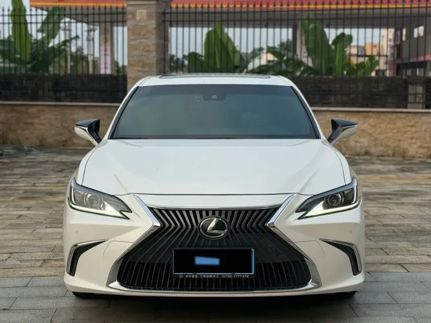 2020 Lexus ES 2.0L 173HP L4 CVT,autocango,china used car exporter,china ev exporter,chinese used car exporter,chinese used ev exporter