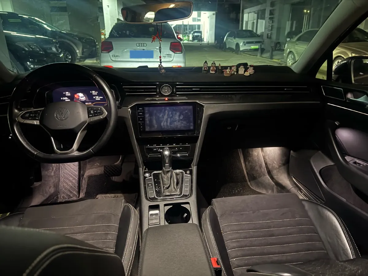 2019 Volkswagen Magotan 2.0T 186HP L4 7DCT,autocango,china used car exporter,china ev exporter,chinese used car exporter,chinese used ev exporter