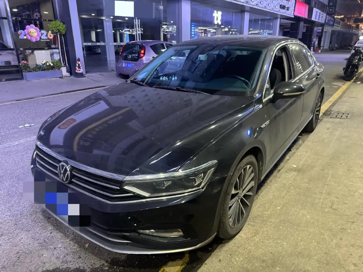 2019 Volkswagen Magotan 2.0T 186HP L4 7DCT,autocango,china used car exporter,china ev exporter,chinese used car exporter,chinese used ev exporter