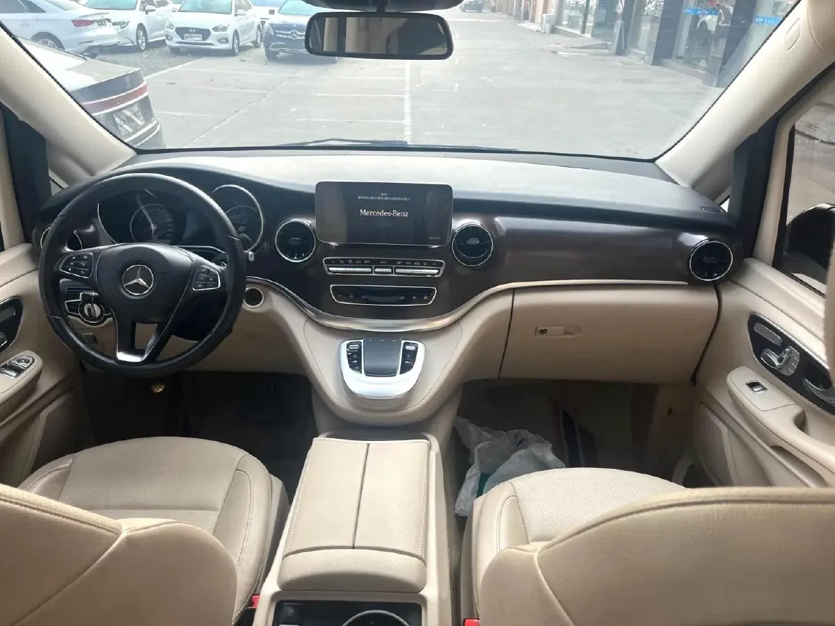 2021 Mercedes-Benz V Class 2.0T 211HP L4 9AT,autocango,china used car exporter,china ev exporter,chinese used car exporter,chinese used ev exporter