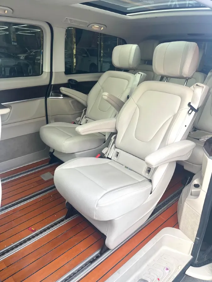 2021 Mercedes-Benz V Class 2.0T 211HP L4 9AT,autocango,china used car exporter,china ev exporter,chinese used car exporter,chinese used ev exporter