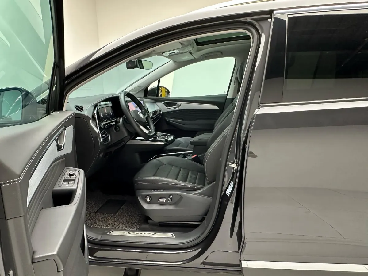 2021 Volkswagen Talagon 2.0T 220HP L4 7DCT,autocango,china used car exporter,china ev exporter,chinese used car exporter,chinese used ev exporter