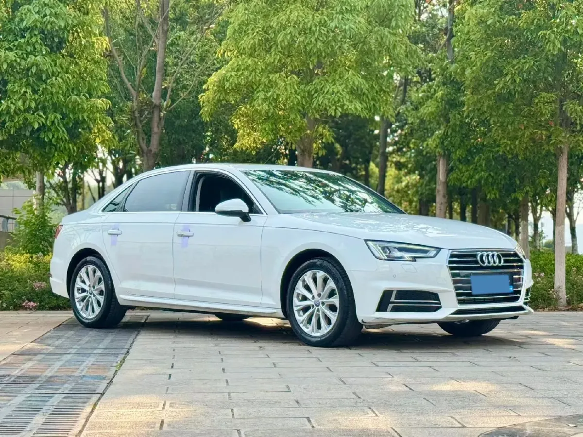 2019 Audi A4L 2.0T 190HP L4 7DCT,autocango,china used car exporter,china ev exporter,chinese used car exporter,chinese used ev exporter