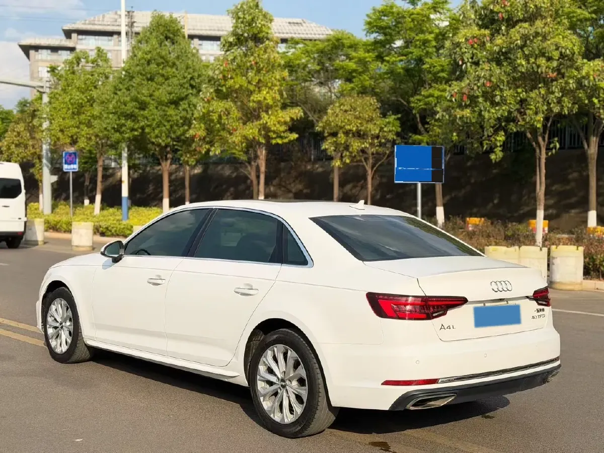 2019 Audi A4L 2.0T 190HP L4 7DCT,autocango,china used car exporter,china ev exporter,chinese used car exporter,chinese used ev exporter