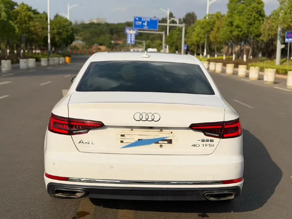 2019 Audi A4L 2.0T 190HP L4 7DCT,autocango,china used car exporter,china ev exporter,chinese used car exporter,chinese used ev exporter