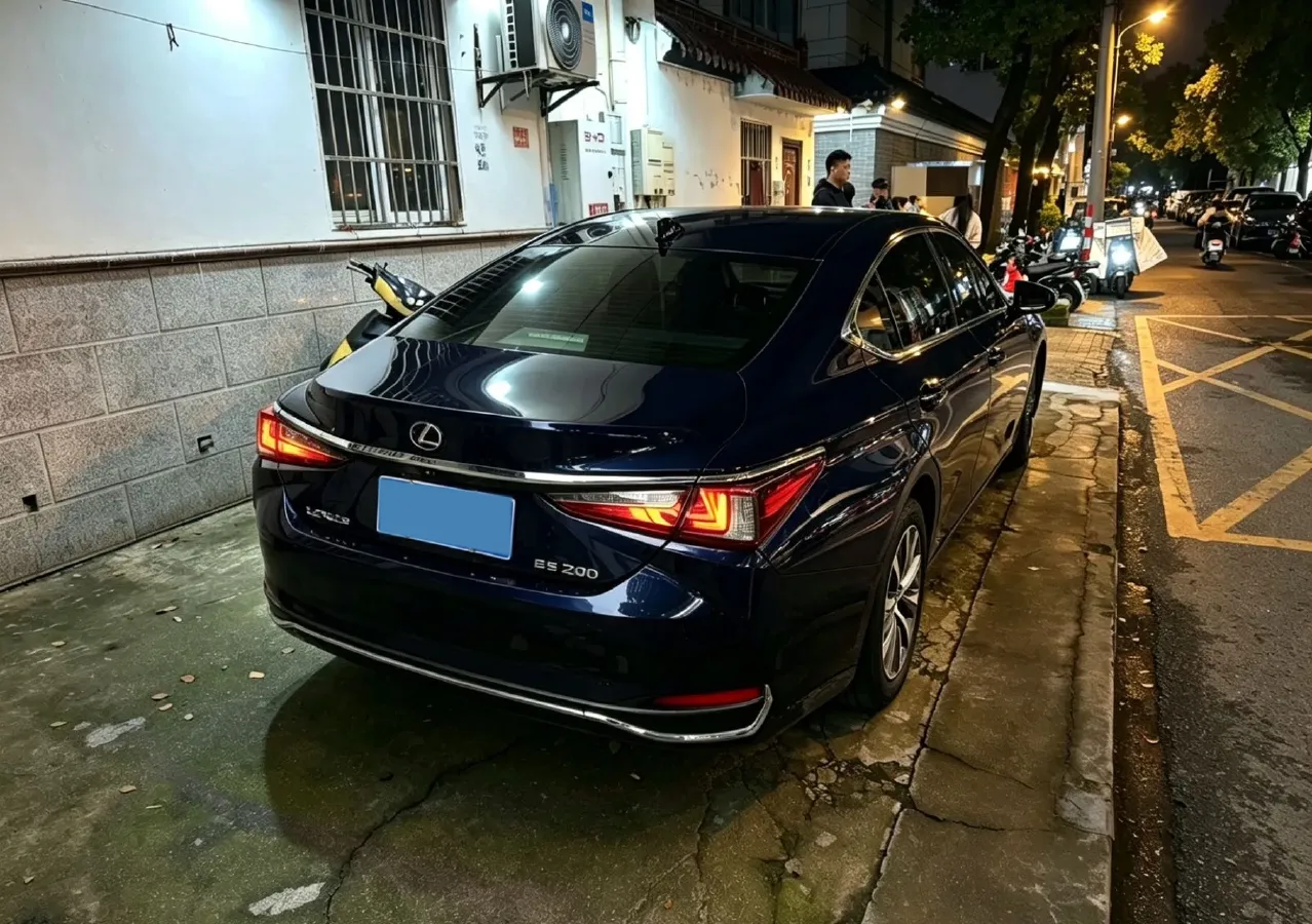 2020 Lexus ES 2.0L 173HP L4 CVT,autocango,china used car exporter,china ev exporter,chinese used car exporter,chinese used ev exporter