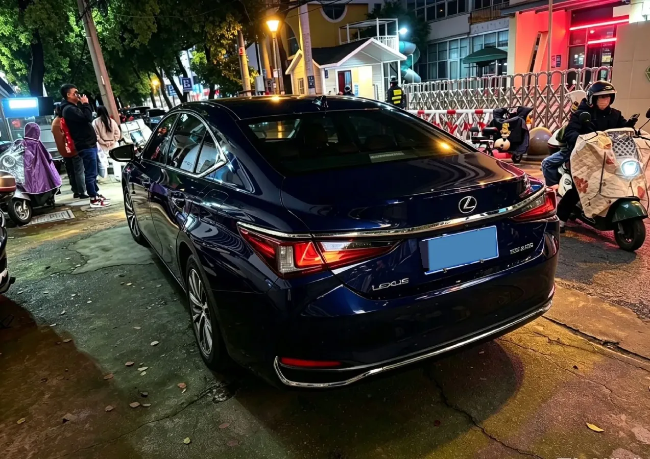 2020 Lexus ES 2.0L 173HP L4 CVT,autocango,china used car exporter,china ev exporter,chinese used car exporter,chinese used ev exporter