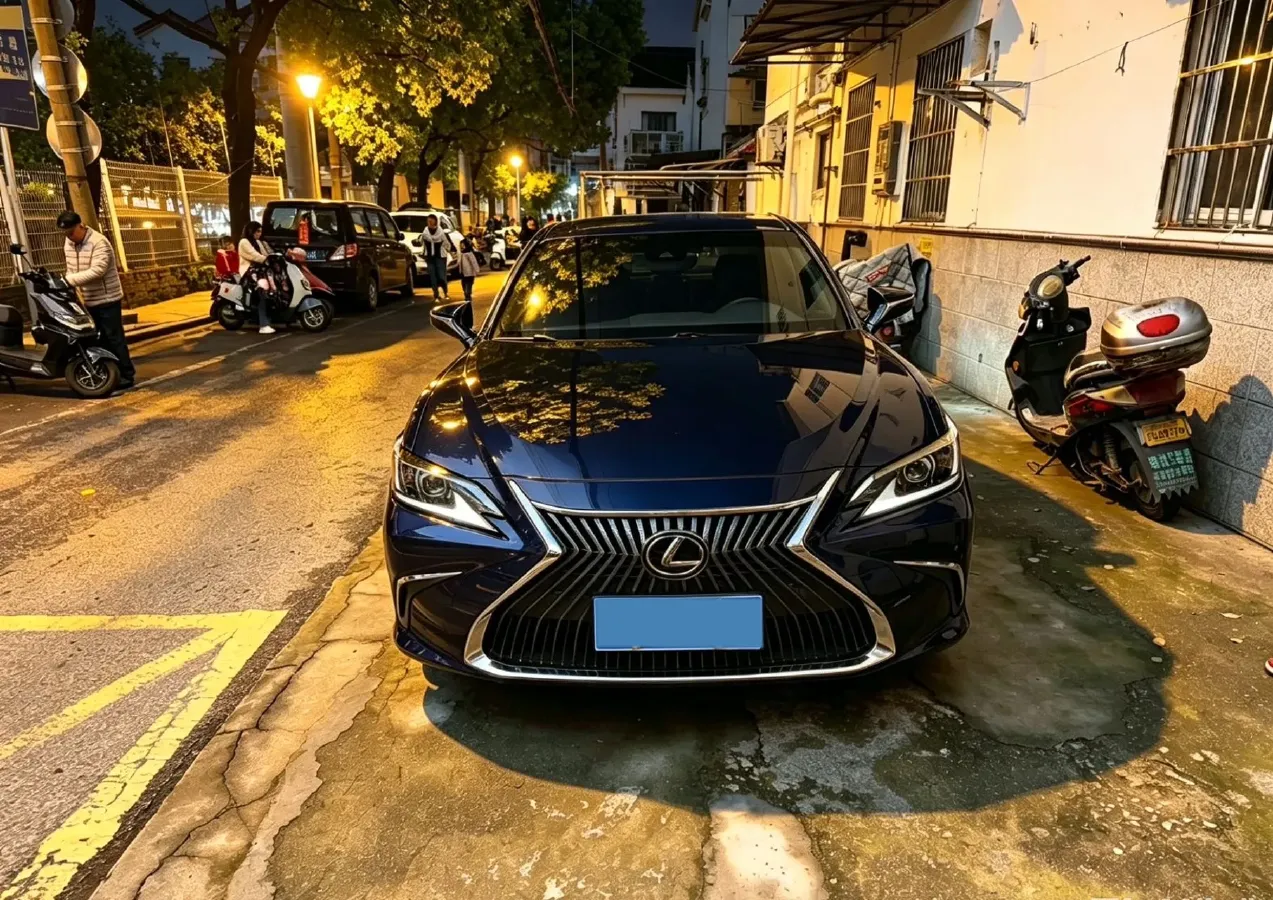 2020 Lexus ES 2.0L 173HP L4 CVT,autocango,china used car exporter,china ev exporter,chinese used car exporter,chinese used ev exporter