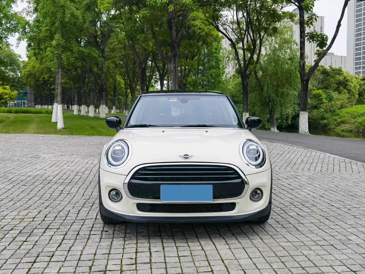 2020 MINI MINI 1.5T 136HP L3 7DCT,autocango,china used car exporter,china ev exporter,chinese used car exporter,chinese used ev exporter