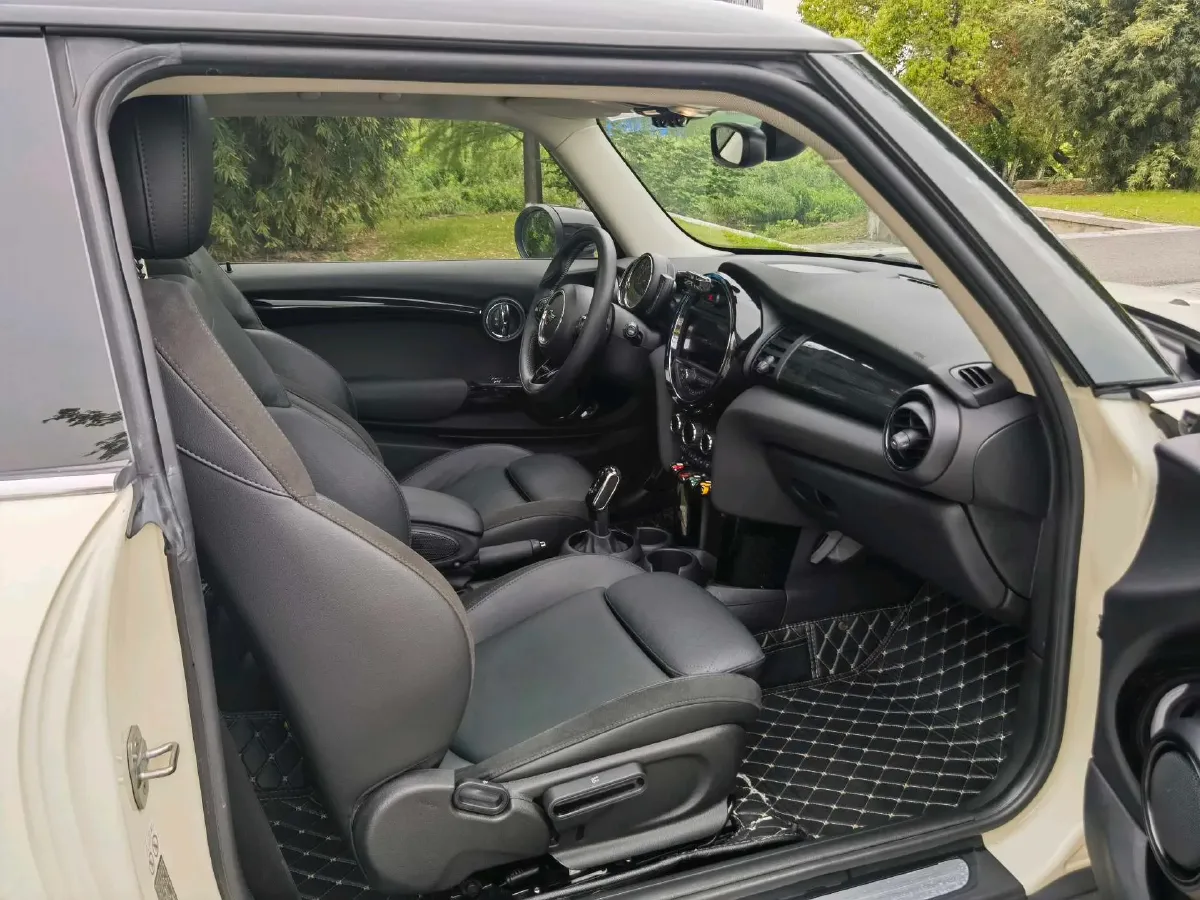 2020 MINI MINI 1.5T 136HP L3 7DCT,autocango,china used car exporter,china ev exporter,chinese used car exporter,chinese used ev exporter