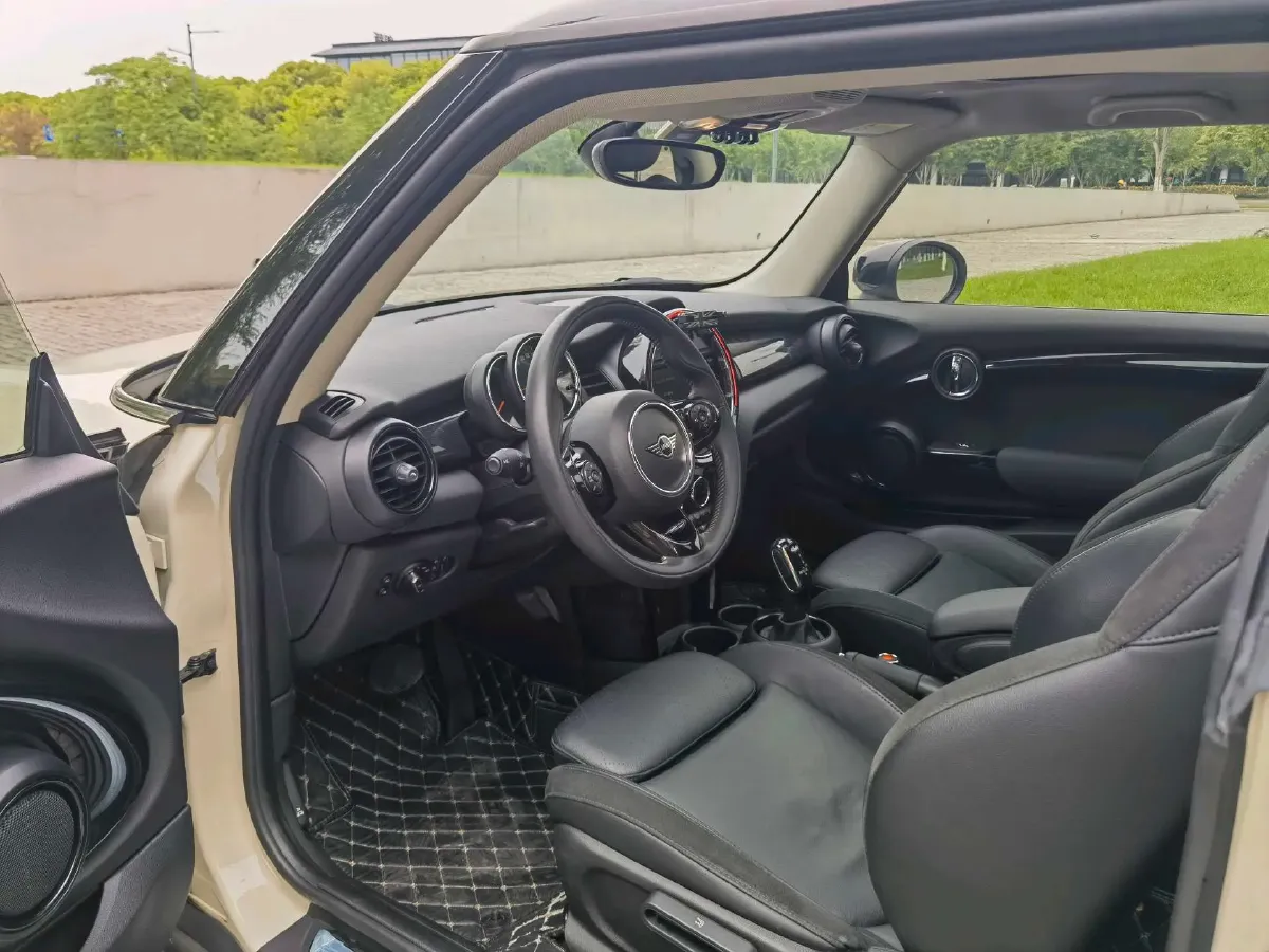 2020 MINI MINI 1.5T 136HP L3 7DCT,autocango,china used car exporter,china ev exporter,chinese used car exporter,chinese used ev exporter