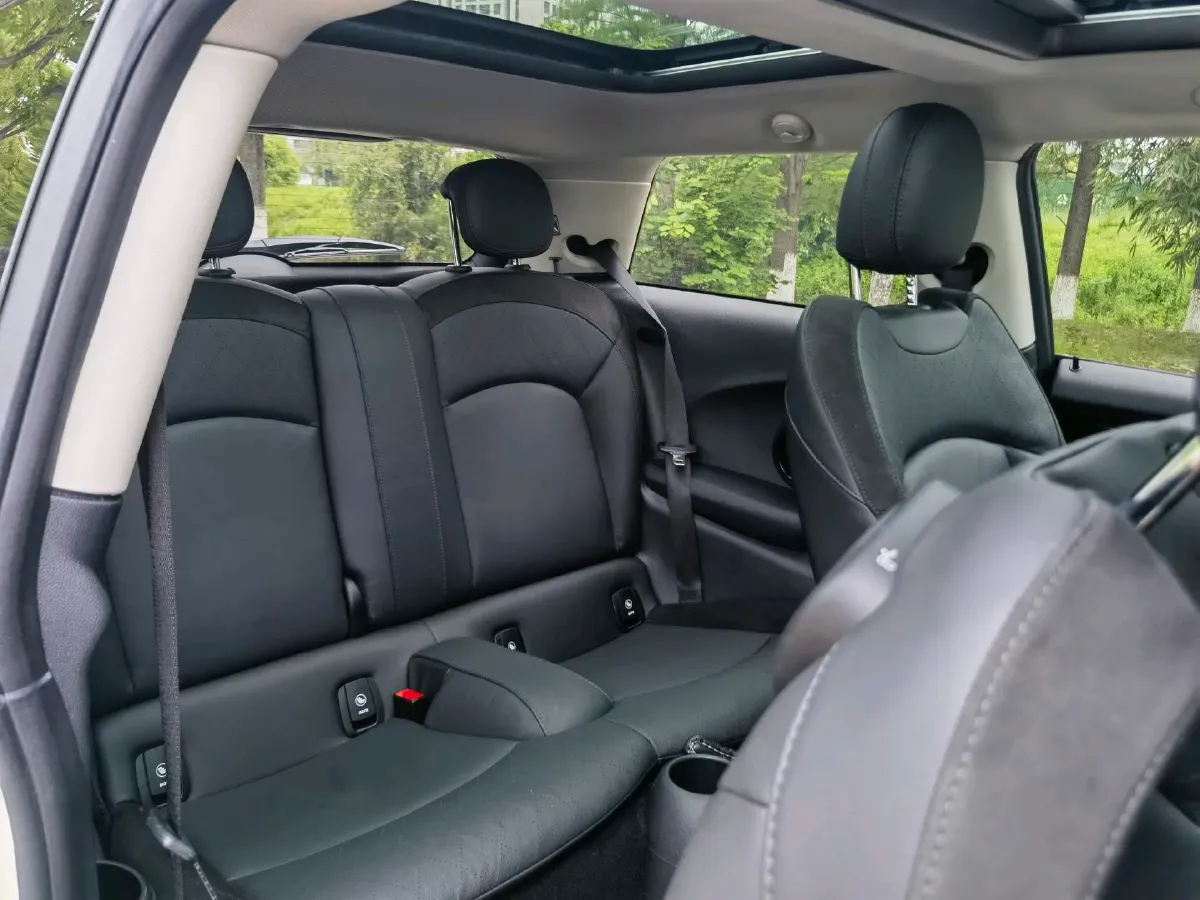 2020 MINI MINI 1.5T 136HP L3 7DCT,autocango,china used car exporter,china ev exporter,chinese used car exporter,chinese used ev exporter