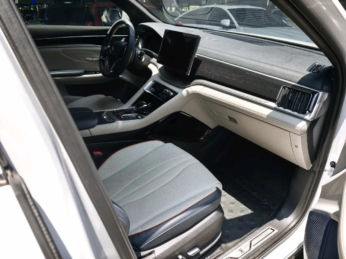 2024 IM L6 BEV 75KWH,autocango,china used car exporter,china ev exporter,chinese used car exporter,chinese used ev exporter