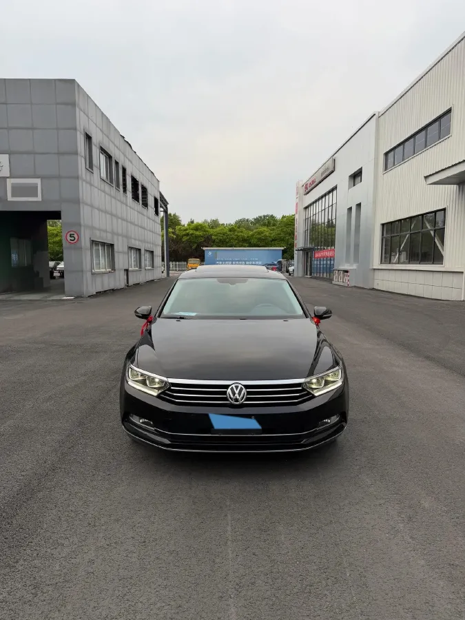 2018 Volkswagen Magotan 1.8T 180HP L4 7DCT,autocango,china used car exporter,china ev exporter,chinese used car exporter,chinese used ev exporter