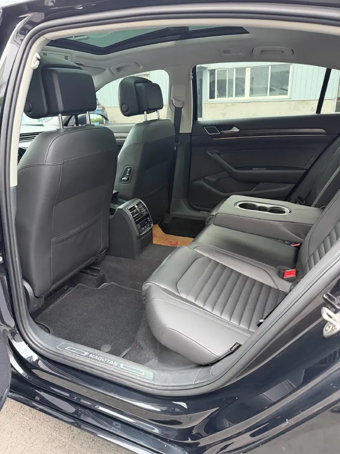 2018 Volkswagen Magotan 1.8T 180HP L4 7DCT,autocango,china used car exporter,china ev exporter,chinese used car exporter,chinese used ev exporter