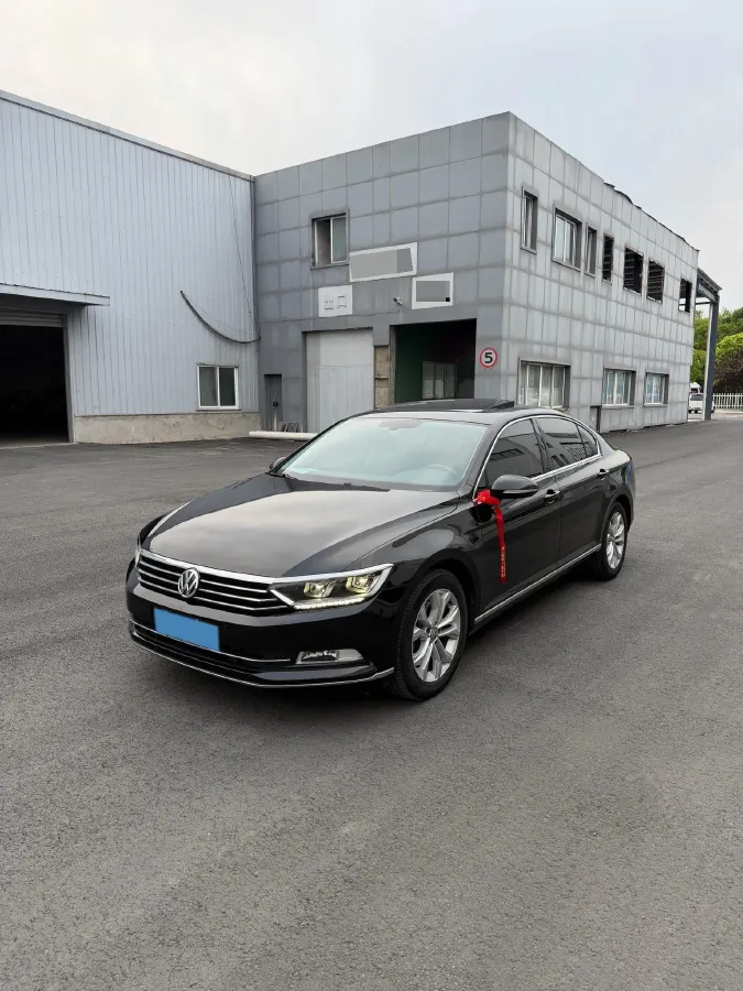 2018 Volkswagen Magotan 1.8T 180HP L4 7DCT,autocango,china used car exporter,china ev exporter,chinese used car exporter,chinese used ev exporter